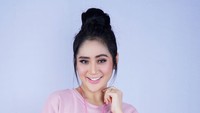 Bella Nova jadi perbincangan netizen usai muncul di instagram Hotman Paris. Dok. Instagram/bellanova96