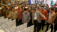 Pameran yang diselenggarakan oleh PT Napindo Media Ashatama menampilkan teknologi terkini bidang industri air, air limbah, pengelolaan limbah, energi baru terbarukan, kolam renang, keamanan, proteksi kebakaran, SAR, penanggulangan bencana, K3 dan pengembangan kota cerdas. Foto: dok. Kemdagri