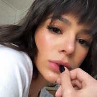 Bruna Marquezine yang menjalin cinta dengan Neymar sejak 2012 hingga terakhir 2018 tampak keluar dari sebuah restoran di Los Angeles, Amerika Serikat bersama Younes. Sosok Younes sendiri selama ini lebih dikenal sebagai mantan pacar berondong Kourtney Kardashian. Younes dan Kourtney menjalin asmara pada 2016 hingga 2018. Foto: Instagram