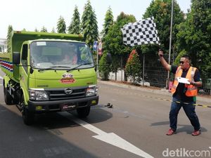 Hino Raih 2 Rekor MURI dari Kompetisi Keselamatan Berkendara Truk