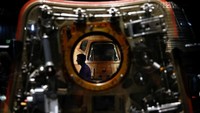 Pesawat yang digunakan dalam misi Apollo 11 ini terbagi menjadi tiga bagian, diantaranya Command Module yang disebut Columbia, Service Module, dan Lunar Module yang disebut Eagle. Lindsey Wasson/Reuters.