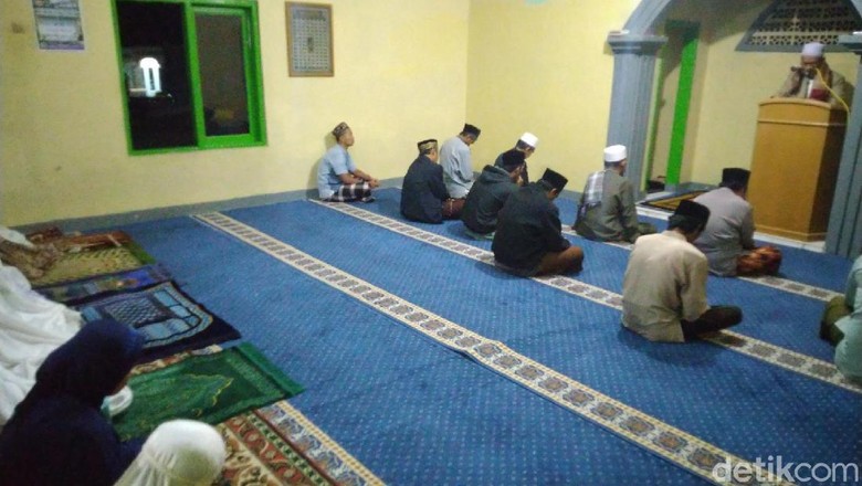 Gerhana Bulan, Warga Ciamis Takbiran dan Salat Khusuf Berjamah Gerhana Bulan, Warga Ciamis Takbiran dan Salat Khusuf Berjamah