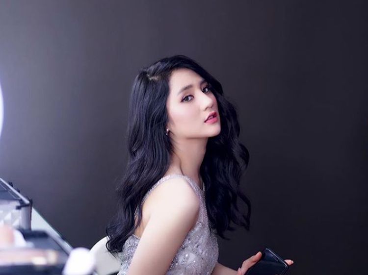 Bella Nova, Lucinta Luna, Karenina Sunny, Unknown T hingga Ayu Ting Ting