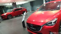 Dari segi konsep, Mazda Simprug memiliki tampilan yang mengadopsi corporate identity diler Mazda terkini yang sama seperti diler lain di Jepang. Foto: Luthfi Anshori