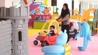 Berbagai fasilitas untuk anak-anak ramai dibuat.