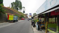 Keramaian di sekitar Ketep Pass Magelang. Pemerintah Magelang kini mulai merangkul agen wisata yang ada di Yogyakarta (Ahmad Masaul Khoiri/detikcom) 