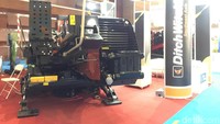 Mesin ini juga menggunakan sistem HDD keluaran Ditch Witch Southeast Asia Solution. Beberapa kontraktor Indonesia sudah menggunakan alat ini.
