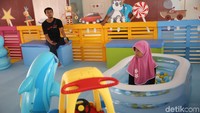 Fasilitas yang disediakan untuk para penonton sangat ramah anak.