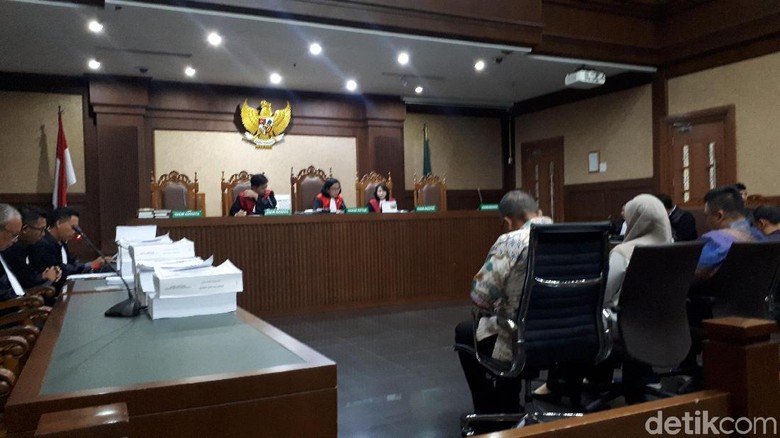 2 Pejabat PUPR Dituntut 8 Tahun Penjara di Kasus Proyek Air Minum 2 Pejabat PUPR Dituntut 8 Tahun Penjara di Kasus Proyek Air Minum