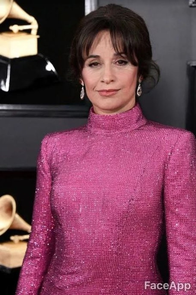 Karla Camila Cabello Estrabao atau Camila Cabello, penyanyi cantik ini sama cantiknya seperti sekarang saat muda. Foto: dok. buzzfeed