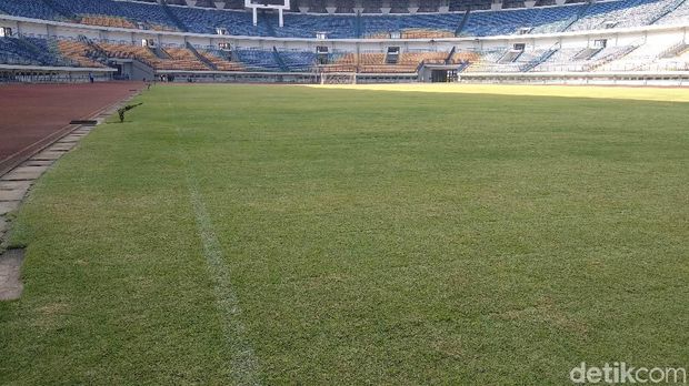 Ini Kata Walkot Bandung Soal Stadion GBLA Rusak Terbengkalai