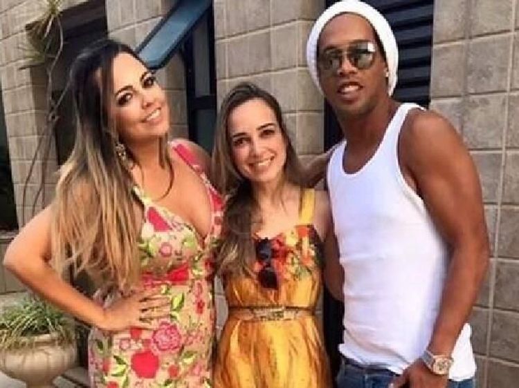 Ini Dua Wanita yang Sekaligus Dikencani Ronaldinho