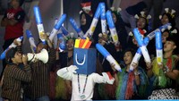 Para penonton tak henti bersorak sorai untuk mendukung para pemain saat bertanding dalam gelaran Indonesia Open 2019.