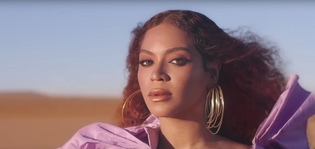 Beyonce pernah mengungkap keputusannya mencoba gaya hidup vegan saat mempersiapkan diri untuk pertunjukkan Coachella 2018. Sebelumnya ia pernah menerapkan pola makan tanpa daging selama 22 hari di 2013. Foto: Dok. Harpers Bazzar