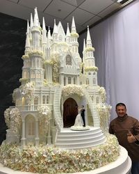 Mantan Juara Tinju Ini Alih Profesi Jadi Pembuat Kue Pengantin Megah