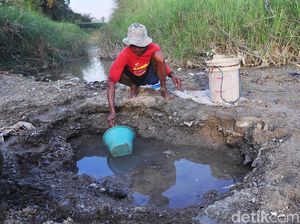 Melihat Perjuangan Warga Cari Air Bersih di Grobogan Jateng
