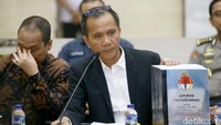 Nur Kholis mengatakan TPF kasus Novel Baswedan menemukan fakta terkait dugaan teror penyiraman air keras terhadap penyidik senior KPK itu. TPF menemukan probabilitas serangan balik akibat penanganan kasus yang dilakukan Novel Baswedan dengan penggunaan kewenangan berlebihan.