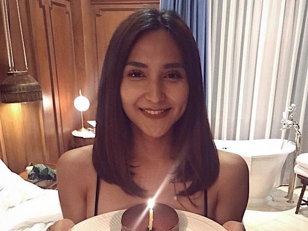 Intip Pose Kuliner Anggun Dena Rachman yang Dilamar Kekasih Bulenya