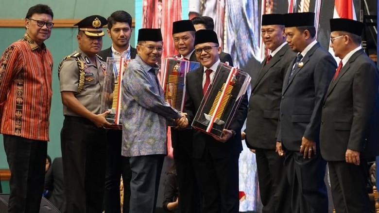 Banyuwangi Raih Penghargaan Parasamya Purnakarya Nugraha Banyuwangi Raih Penghargaan Parasamya Purnakarya Nugraha