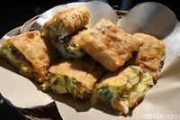 Martabak AA: Ngemil Martabak Manis dan Telor Klasik yang Ada Sejak 1981