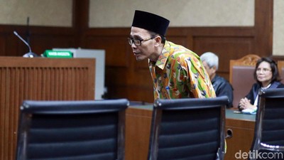 Jaksa KPK Tuntut Penyuap Romahurmuziy 2 Tahun Bui