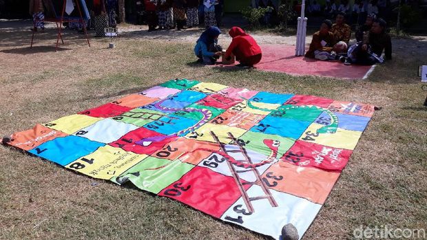 Akhiri MPLS, Siswa SMK di Bantul Mainkan Permainan Jadul