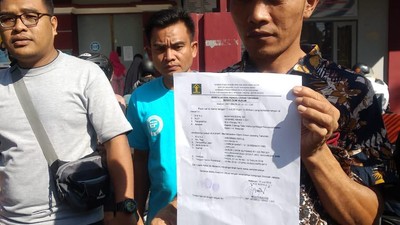Potret Pengungsi yang Ditahan karena Mengeluh Bantuan Gempa