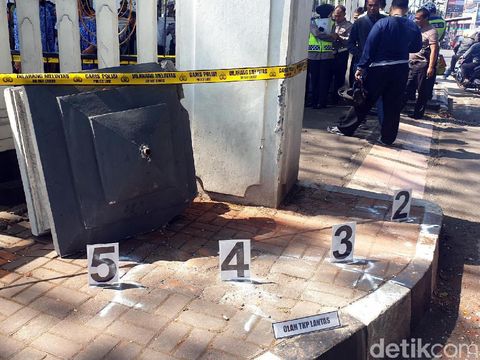 Detik-detik Bocah Penari Tewas Tergencet Pagar yang Ditabrak Bus
