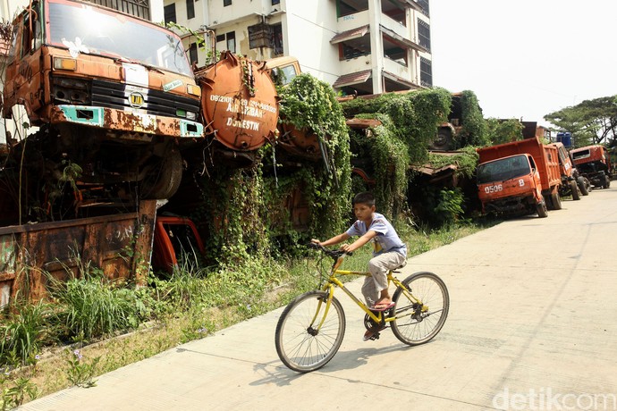 Penampakan Kuburan Truk Sampah Jakarta