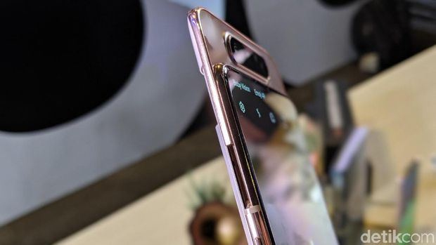 Ketahanan Kamera Bolak-balik Galaxy A80 Tak Pakai Hitungan