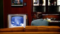 Selain menampilkan beragam benda bersejarah dalam misi Apollo 11, pameran ini juga menampilkan sebuah rekaman jelang peluncuran pesawat Apollo 11 dalam rangka melakukan misi pendaratan di Bulan pada 50 tahun silam. Lindsey Wasson/Reuters.