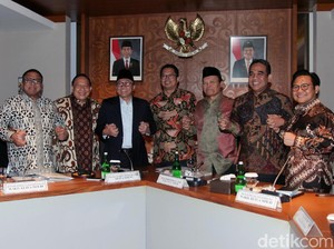 Sindiran Keras Fahri Hamzah: Pimpinan MPR Cuma Seperti Penerima Tamu!