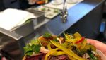Sutradarai Live-Action The Lion King, Jon Favreau Doyan Makan dan Masak Steak
