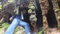 Gua Lumut di Taman Nasional Bogani Nani Wartabone. Gua ini jadi tempat yang bisa dikunjungi di sekitar lokasi penangkaran Maleo. (dok. Humas Bone Bolango)