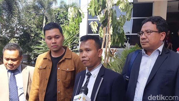 Lucinta Luna dipolisikan Rivelino Wardhana