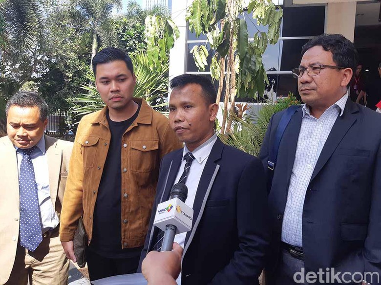 Foto: Rivelino Wardhana, pria yang dulu dekat dengan Lucinta Luna / Hanif H. Foto: Rivelino Wardhana, pria yang dulu dekat dengan Lucinta Luna / Hanif H.
