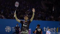 Meski berjalan cukup ketat, Tontowi/Winny berhasil bermain dengan lebih tenang dan cermat. Gim kedua ini pun sukses dimenangkan oleh ganda campuran Indonesia tersebut dengan skor 21-18.