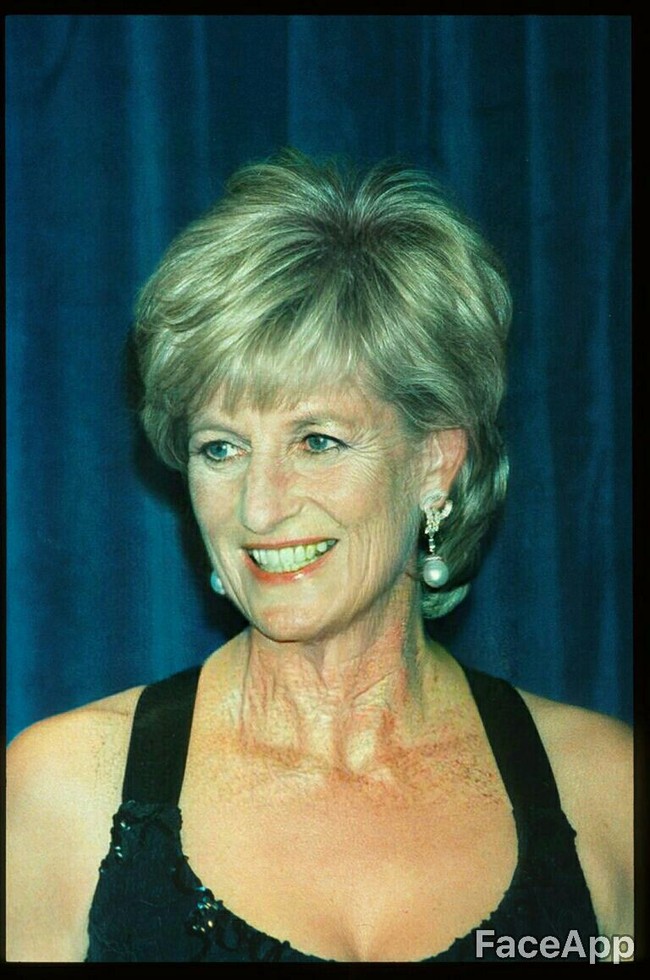Jika Lady Diana masih hidup, mungkin wajahnya akan seperti ini ketika berusia 70 tahun. Ia terlihat menua tapi tetap punya pesona yang kuat. Mendiang ibu dari Pangeran William dan Pangeran Harry itu meninggal dalam kecelakaan saat berusia 36 tahun.   Foto: Credit: Faceapp