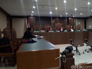 Terdakwa Erwin Sakit, Sidang Dakwaan Kasus Suap Proyek Bakamla Ditunda