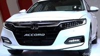 Honda Accord mengusung platform baru dengan struktur uni-bodi yang lebih rendah, lebih lebar dan lebih kokoh.