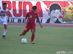 Rendy Juliansyah yang membawa Tim asuhan Fakhri Husaini unggul satu gol saat turun minum.