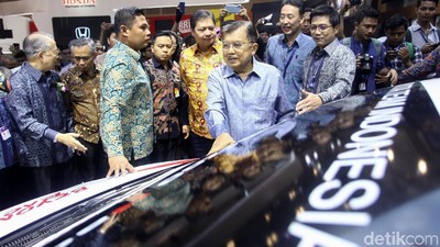 Jusuf Kalla Keliling GIIAS 2019