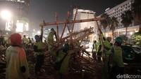 Bambu Getah Getih itu dibongkar karena sudah mulai rapuh. detikcom/lamhot Aritonang
