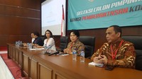 Ada dua jenis uji kompetensi yang bakal diikuti para capim KPK.  Tes pertama yang akan diikuti para capim KPK adalah objective test yang terdiri dari 70 soal. Tes ini harus dikerjakan dalam waktu 90 menit. Kedua adalah pembuatan makalah. Para peserta diminta membuat makalah dalam waktu 180 menit dengan tema yang disampaikan panitia saat pelaksanaan uji kompetensi.  Foto: Zunita Amalia Putri/detikcom.