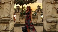Iulia Vantur tengah menikmati liburan di Bali saat terjadi gempa berkekuatan 5,7 skala richter. Dok. Instagram/vanturiulia
