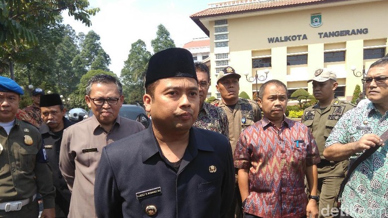 Paman Dibiarkan Bopong Jenazah Ponakan, Walkot: Gila, Kiamat Ini Dunia! Paman Dibiarkan Bopong Jenazah Ponakan, Walkot: Gila, Kiamat Ini Dunia!