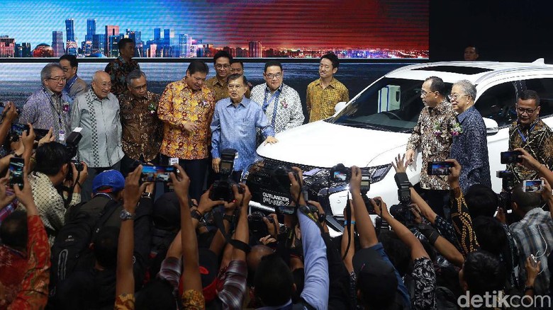 Mitsubishi Outlander PHEV Foto: Ari Saputra Mitsubishi Outlander PHEV Foto: Ari Saputra