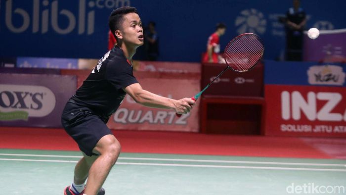 JUDI ONLINE Anthony Ginting dikalahkan Kento Momota di final China Open. (Foto: Pradita Utama)