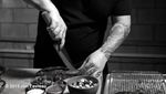 Sutradarai Live-Action The Lion King, Jon Favreau Doyan Makan dan Masak Steak