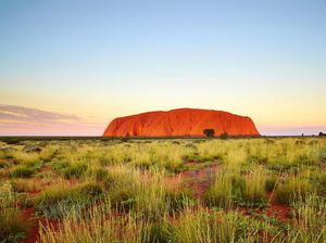Panas di Australia Gara-gara Batu Suci